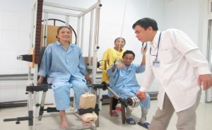 Lương ngành Kỹ thuật Phục hồi chức năng không cố định mà chịu ảnh hưởng bởi nhiều yếu tố khác nhau
